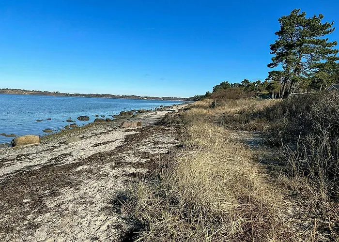 Nature-rich 60s By Isefjord